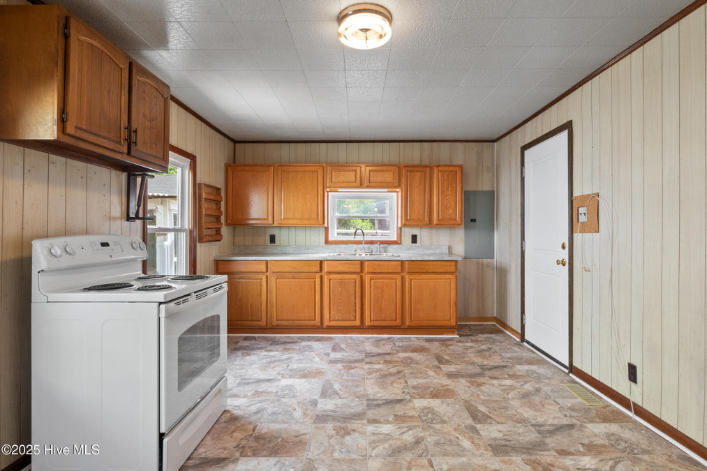 804 Second St Elizabeth City, NC 27909