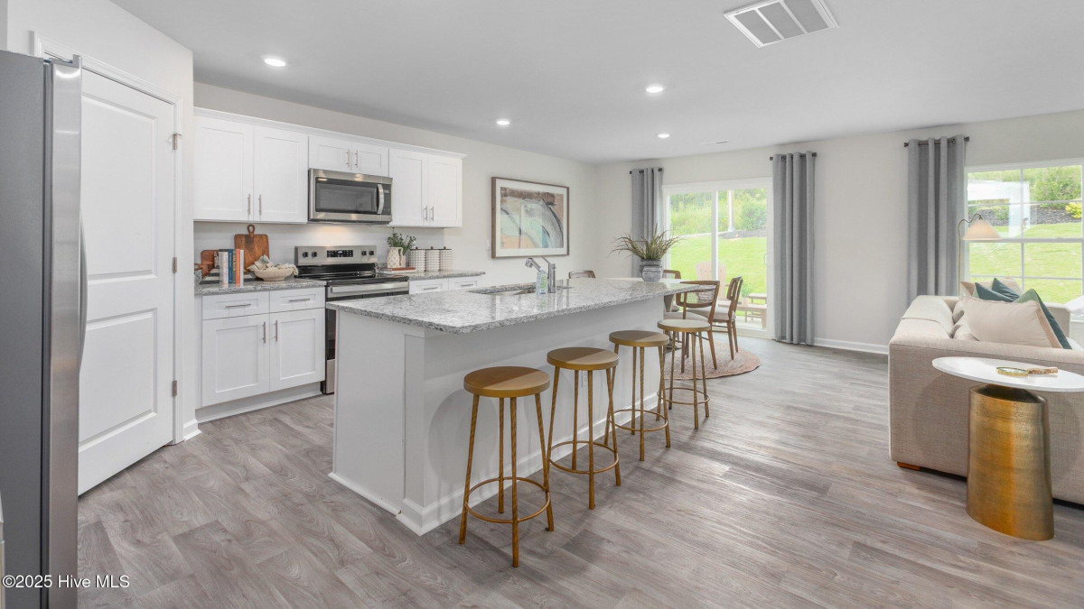 209 Wood St La Grange, NC 28551