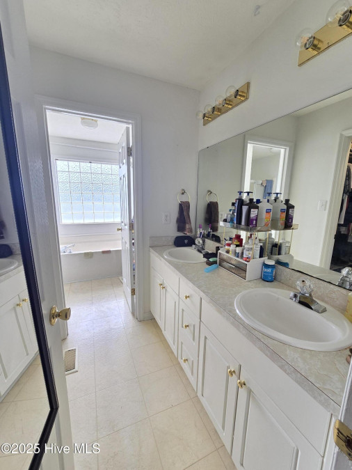 216 Chesters Rd Roseboro, NC 28382