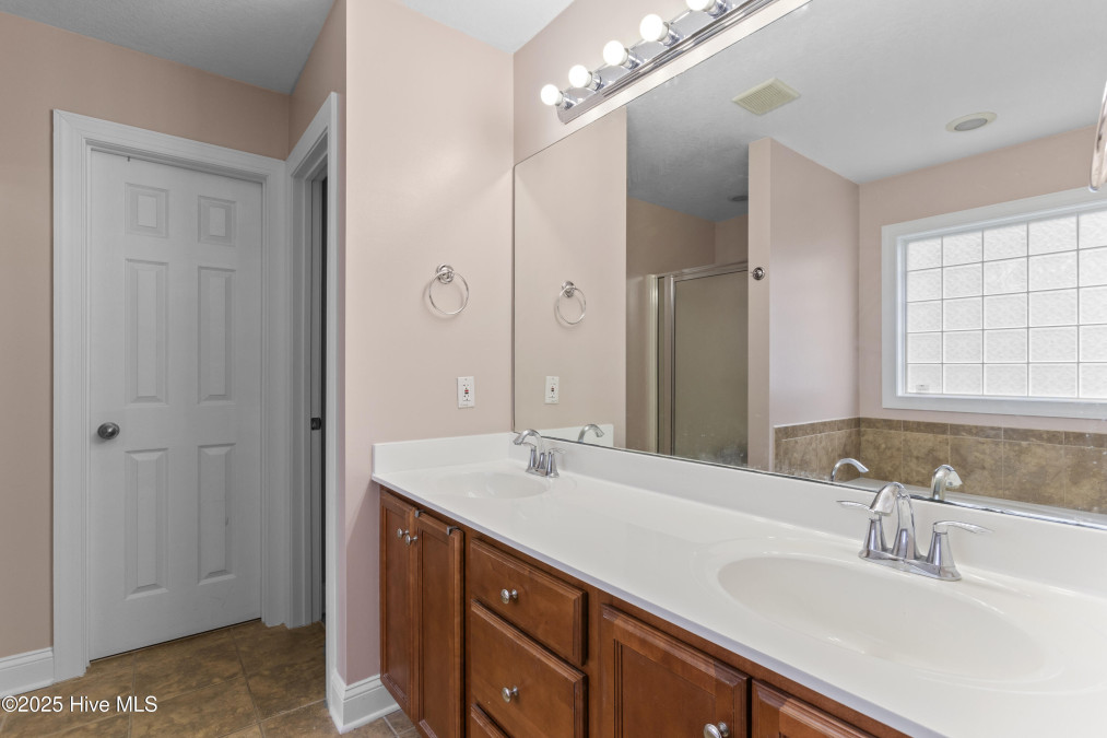 601 Brunswick Dr Jacksonville, NC 28546