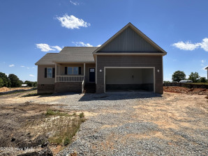 112 Royal Ave Selma, NC 27576