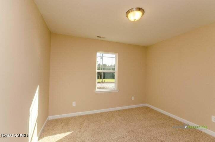421 Windermere Rd Hubert, NC 28539