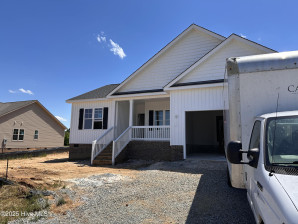 94 Royal Ave Selma, NC 27576