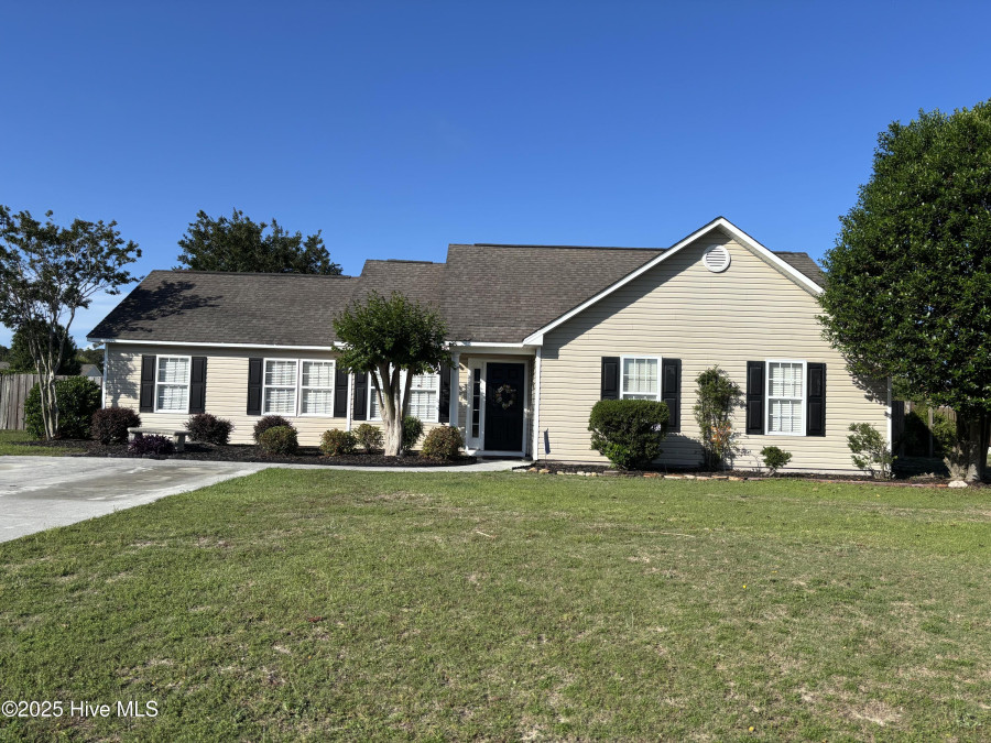 71 Twin Oaks Dr Hampstead, NC 28443