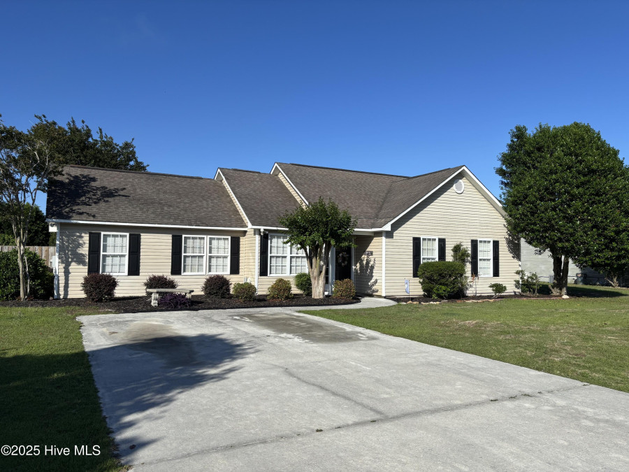 71 Twin Oaks Dr Hampstead, NC 28443