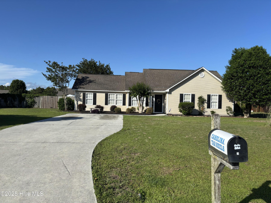 71 Twin Oaks Dr Hampstead, NC 28443