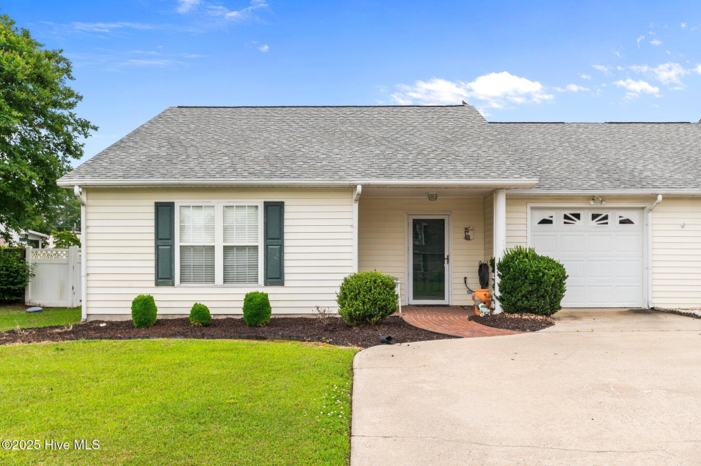198 Emily Dr Winterville, NC 28590