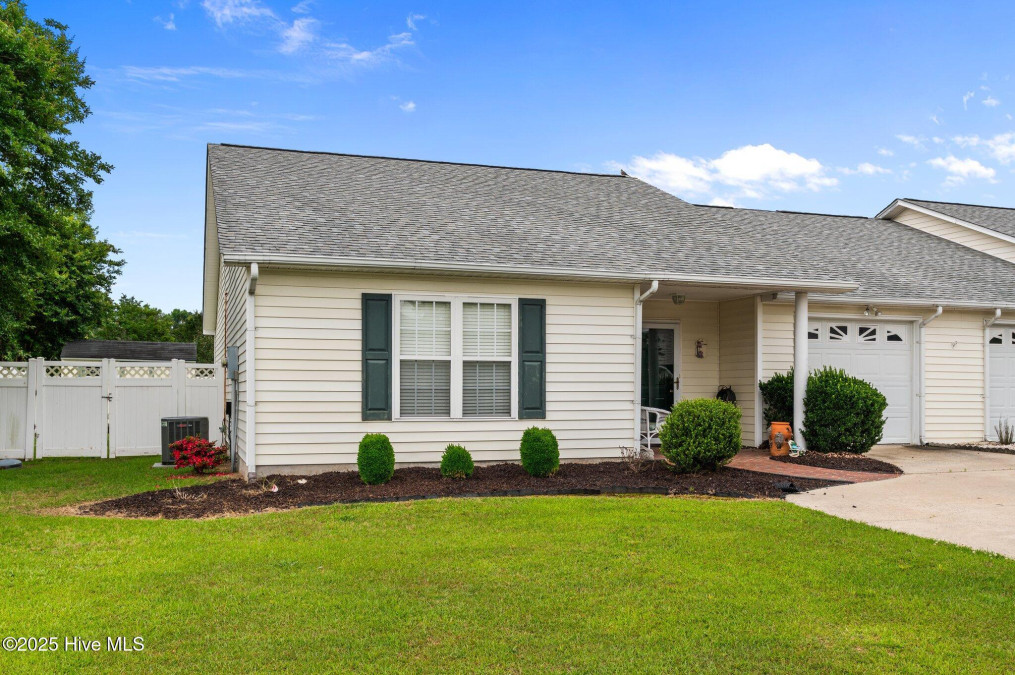 198 Emily Dr Winterville, NC 28590