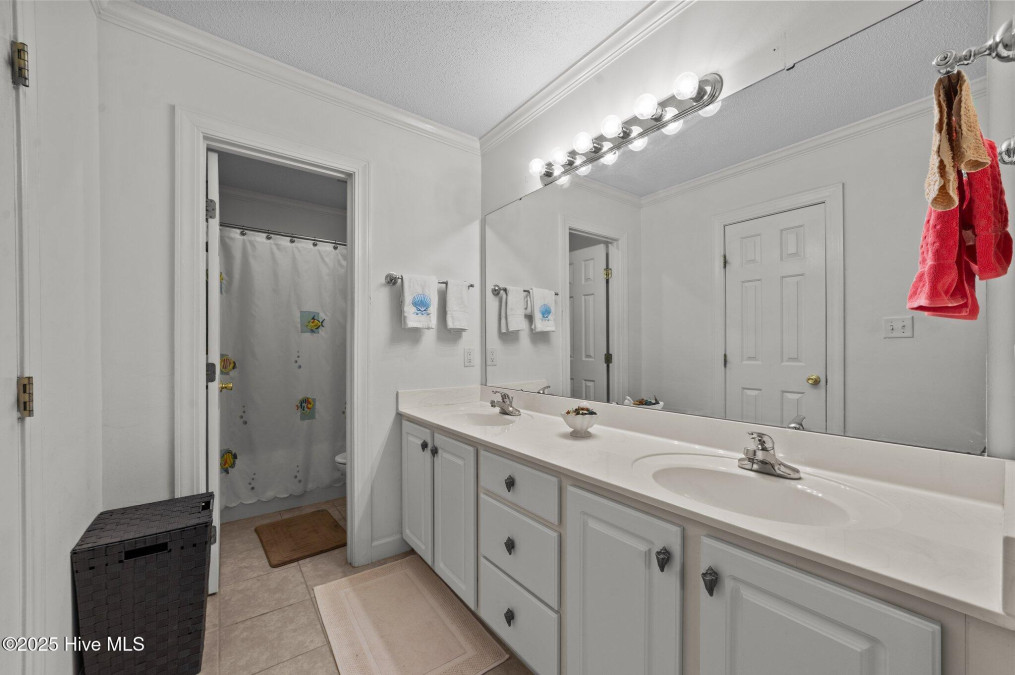 198 Emily Dr Winterville, NC 28590