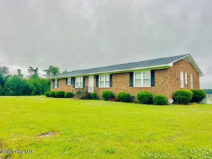 1171 Airy Grove Church Rd Kinston, NC 28501