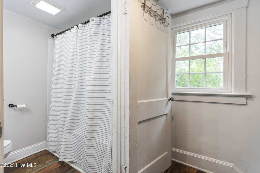 102 9th St Washington, NC 27889