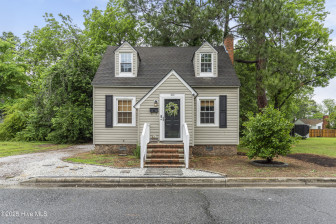 102 9th St Washington, NC 27889