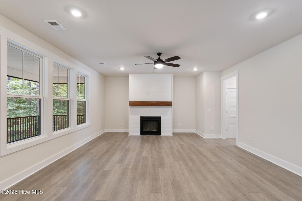 1061 Edenton Dr Calabash, NC 28467