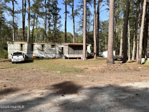 55 Oakwood Ln Aurora, NC 27806