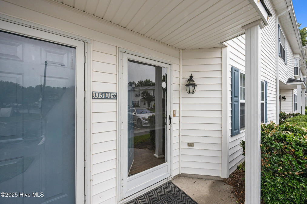 3915 Sterling Pointe Dr Winterville, NC 28590
