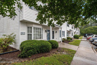 3915 Sterling Pointe Dr Winterville, NC 28590