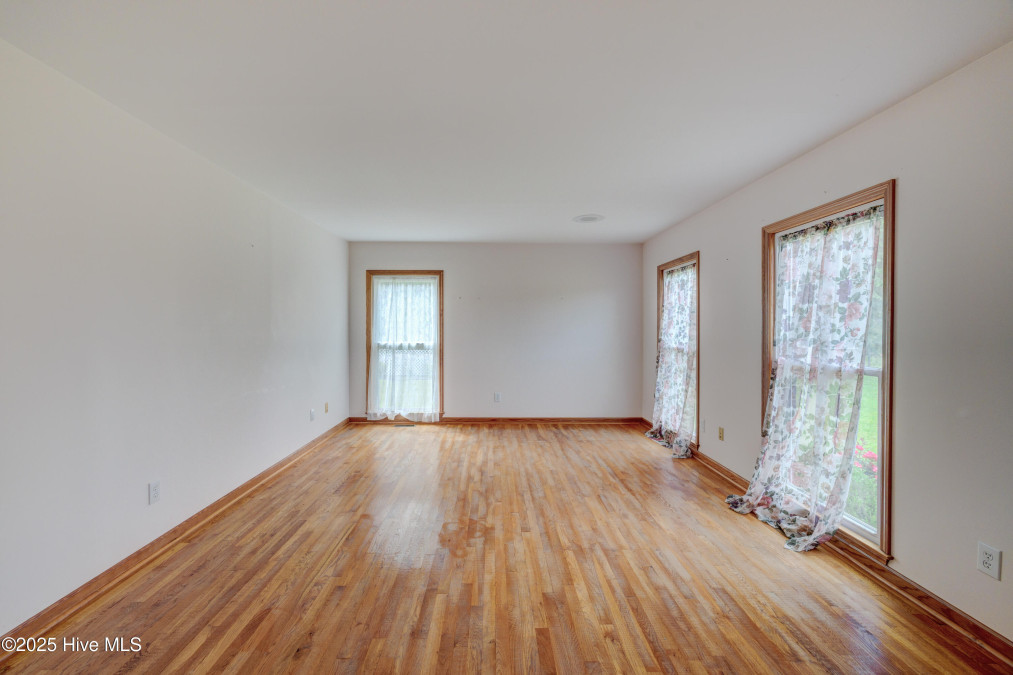 15554 Us Highway 421 Burgaw, NC 28425