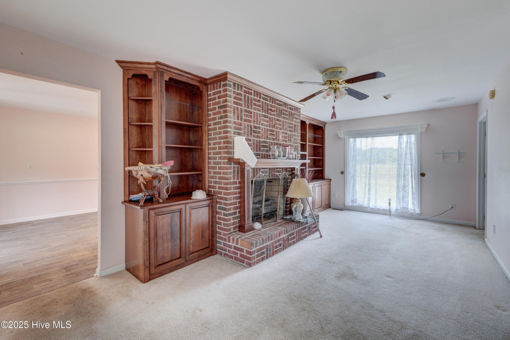 15554 Us Highway 421 Burgaw, NC 28425