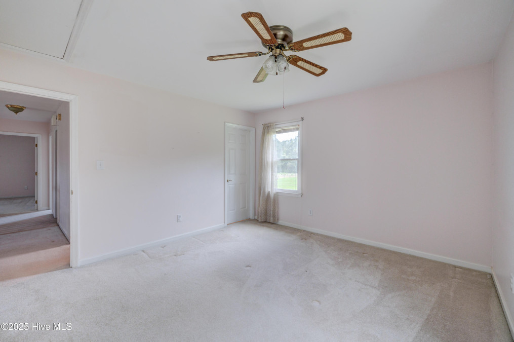 15554 Us Highway 421 Burgaw, NC 28425