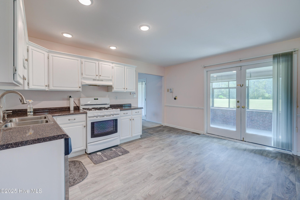 15554 Us Highway 421 Burgaw, NC 28425