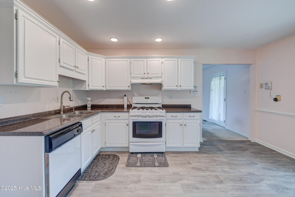 15554 Us Highway 421 Burgaw, NC 28425