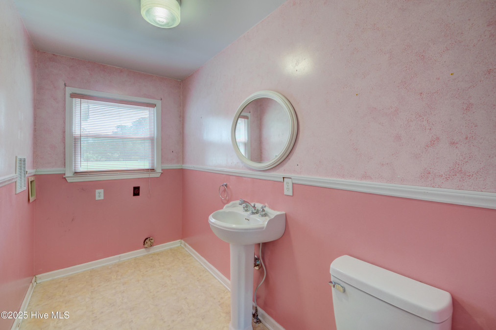 15554 Us Highway 421 Burgaw, NC 28425