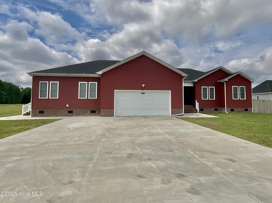 103 Lawrence Dr Elizabeth City, NC 27909