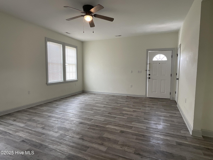 103 Lawrence Dr Elizabeth City, NC 27909