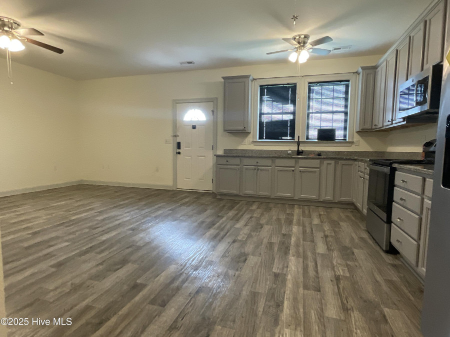 103 Lawrence Dr Elizabeth City, NC 27909