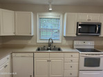 3400 Governors Ln Greenville, NC 27858