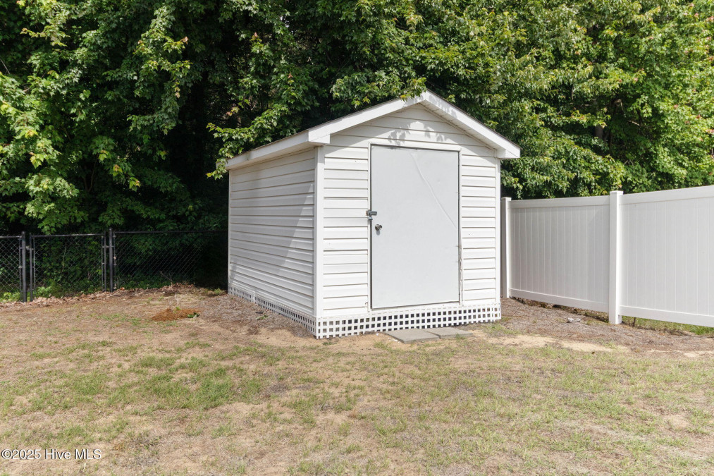 266 Turtle Cove Dr Elizabethtown, NC 28337