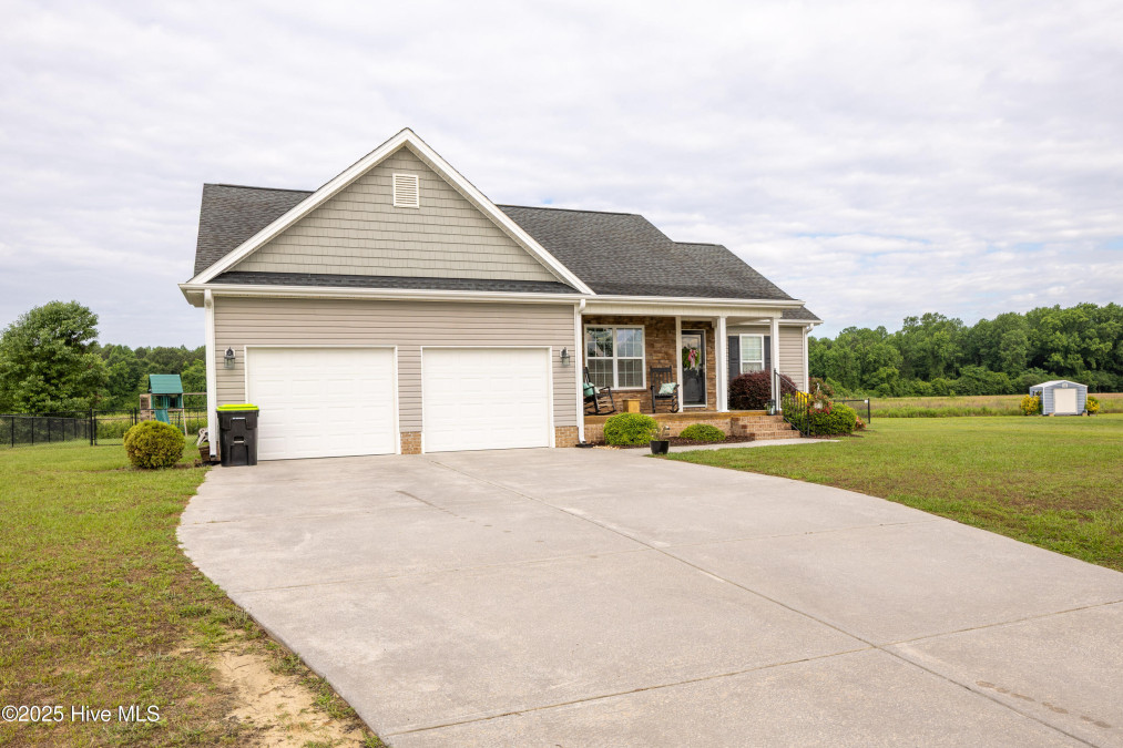 104 Northgate Ln Clinton, NC 28328