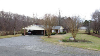 200 Oak Ave Mount Airy, NC 27030