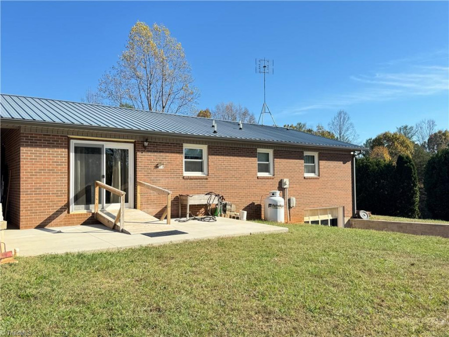 695 Mckinley Rd Traphill, NC 28685