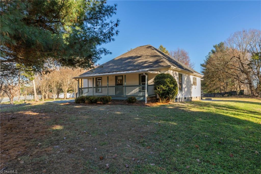 1105 Jonestown Rd, Winston Salem, NC 27103 MLS 1127125