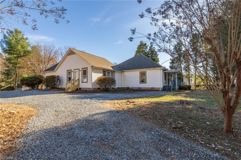 1105 Jonestown Rd, Winston Salem, NC 27103 MLS 1127125