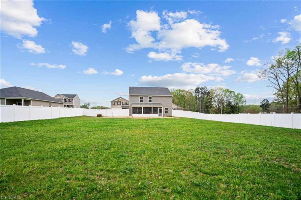 202 Hickory View Ln Lexington, NC 27292