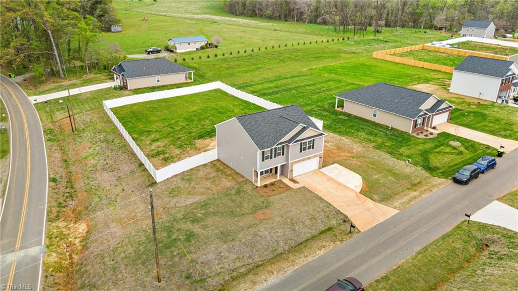 202 Hickory View Ln Lexington, NC 27292