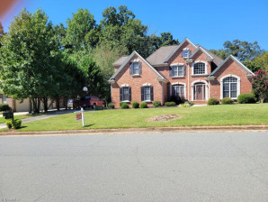 6710 Breeze Pointe Dr Whitsett, NC 27377