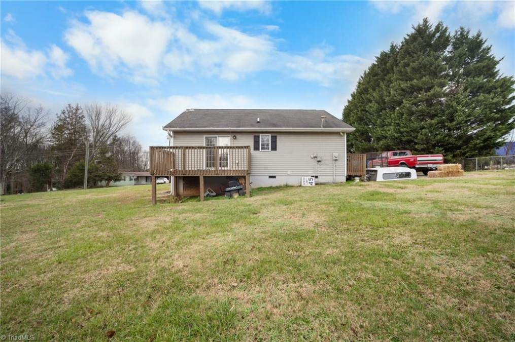 1304 Hollow Forest Rd Winston Salem, NC 27105