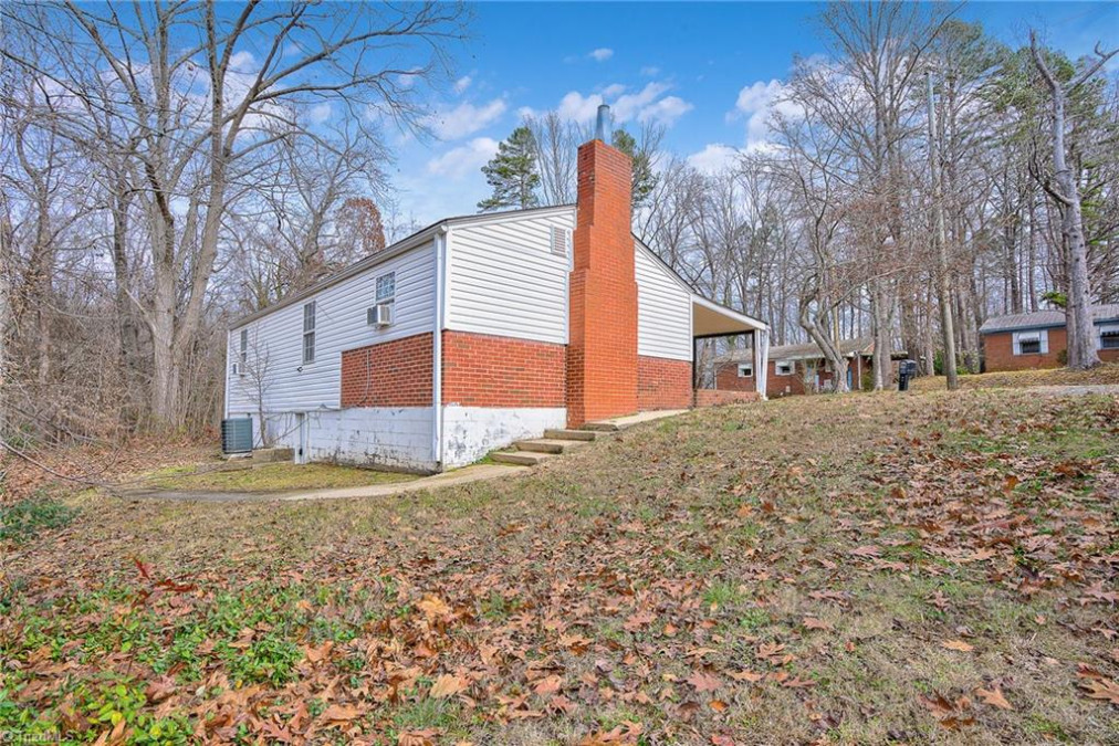 202 Bookington Dr Lexington, NC 27292