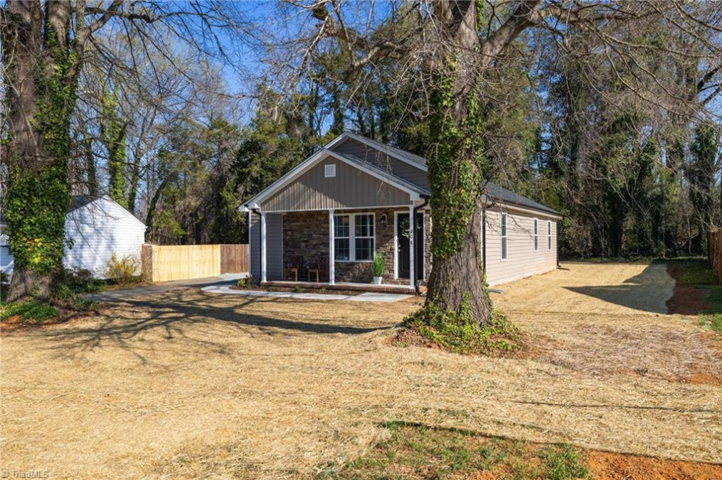 208 Circle Dr Gibsonville, NC 27249