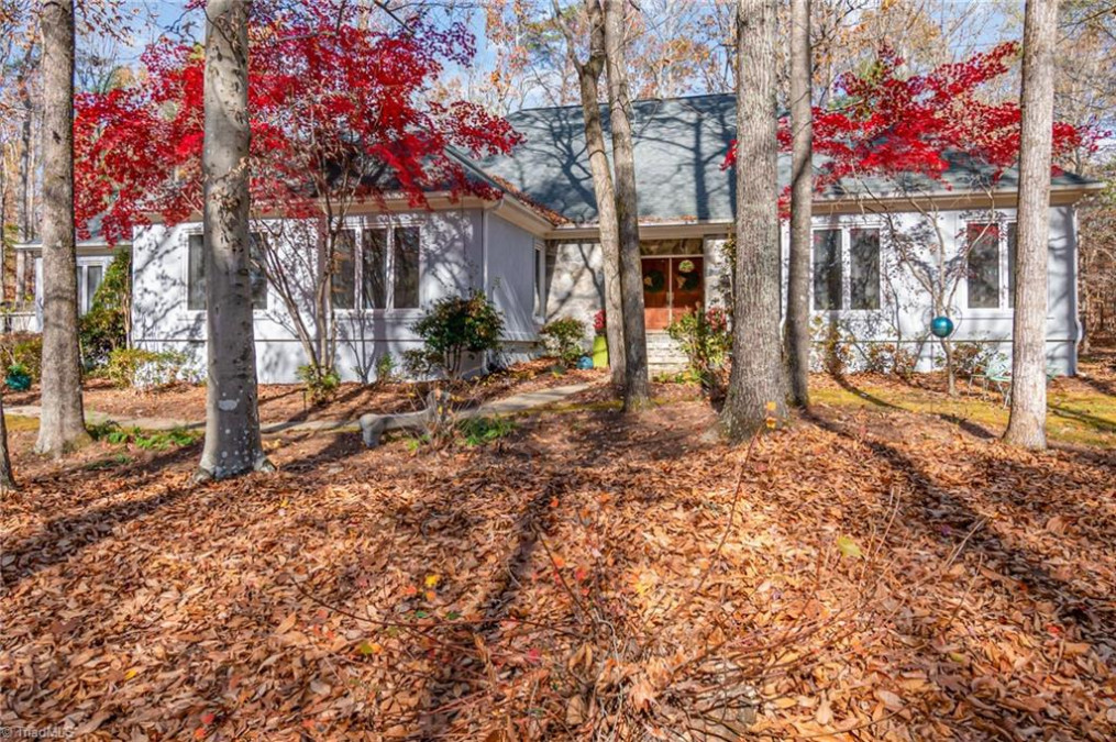 2400 Hunters Crossing Trl Summerfield, NC 27358