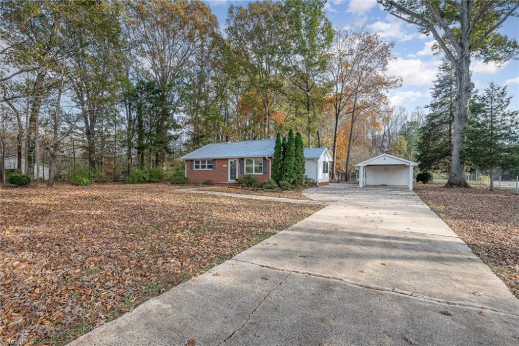 4401 Laura View Trl Clemmons, NC 27012