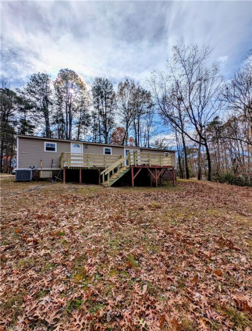 152 Paynetown Rd Mount Airy, NC 27030