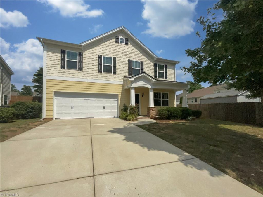 4604 Meadowside Ter High Point, NC 27265