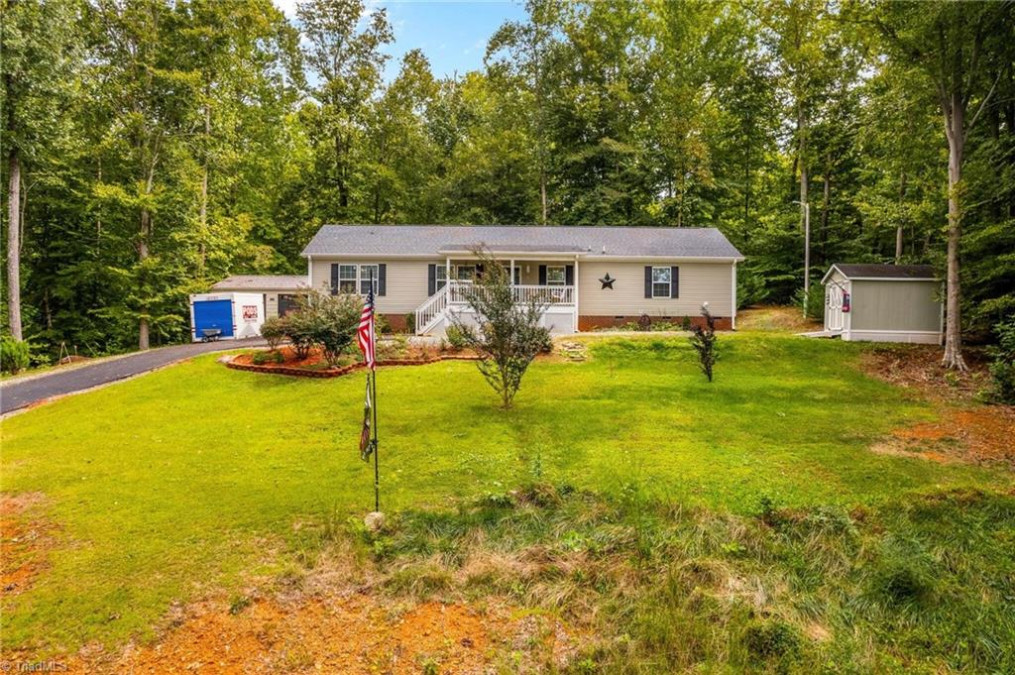 655 Lake Dr Lexington, NC 27292