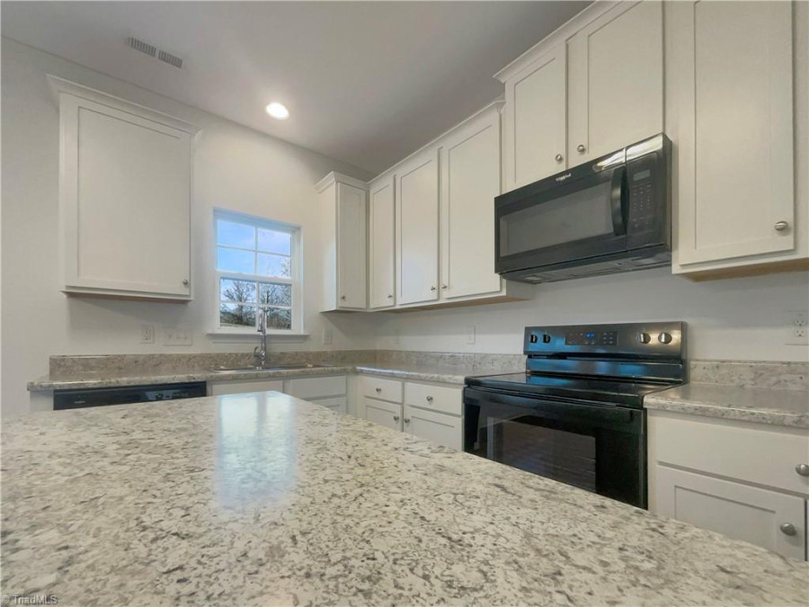 463 Brassfield Dr Burlington, NC 27217
